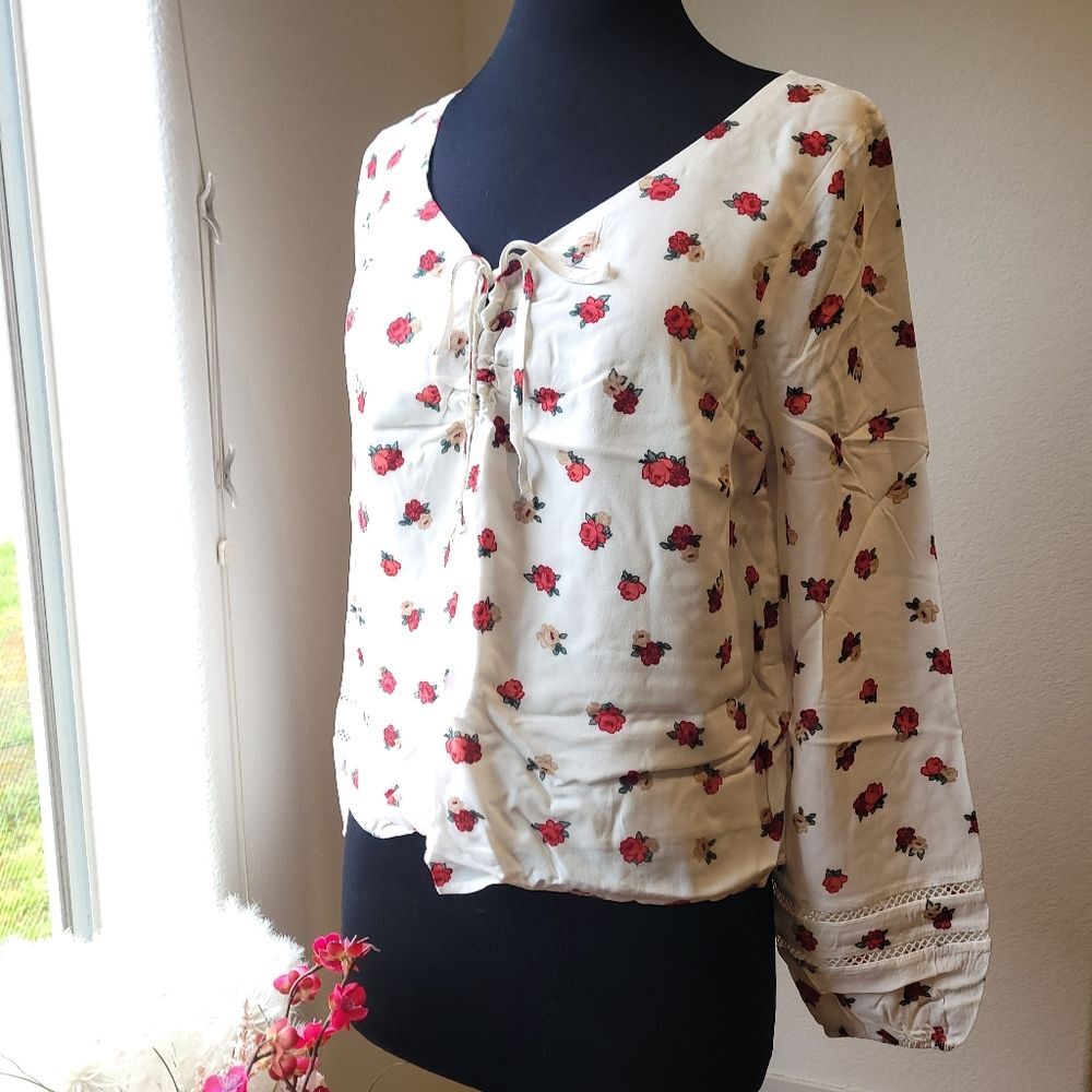 🍒NWT🍒 HOLLISTER FLORAL PRINT TOP